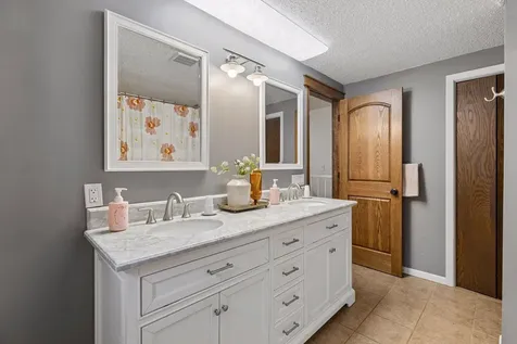 6631 Oakwood Street Rockford MN 55373
