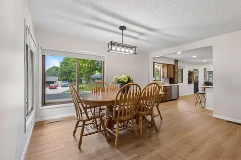 6631 Oakwood Street Rockford MN 55373