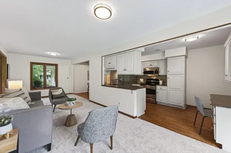 5249 W 92nd Street Bloomington MN 55437