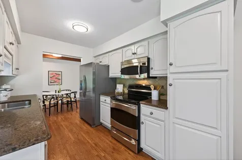 5249 W 92nd Street Bloomington MN 55437