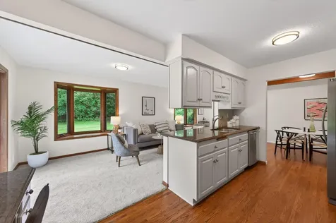 5249 W 92nd Street Bloomington MN 55437