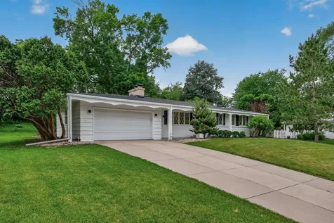 5249 W 92nd Street Bloomington MN 55437