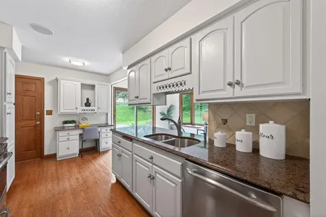 5249 W 92nd Street Bloomington MN 55437