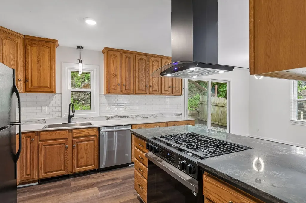 54 King Street W Saint Paul MN 55107