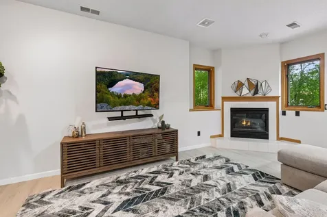 3689 Willbrook Court Eagan MN 55123