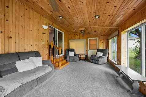 1516 Wellington Crescent Faribault MN 55021