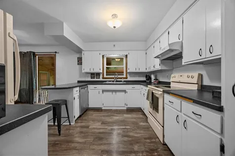 1516 Wellington Crescent Faribault MN 55021