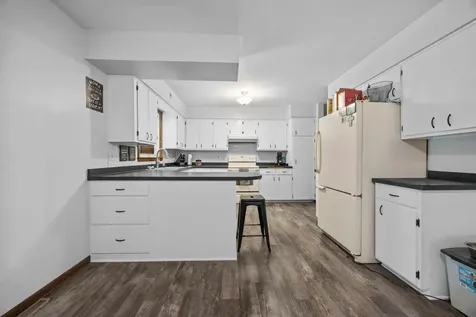 1516 Wellington Crescent Faribault MN 55021