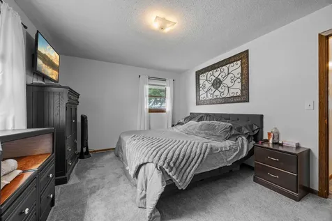 1516 Wellington Crescent Faribault MN 55021