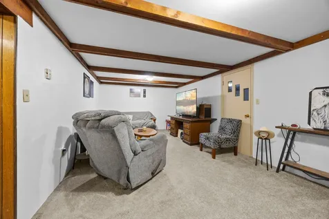 1516 Wellington Crescent Faribault MN 55021
