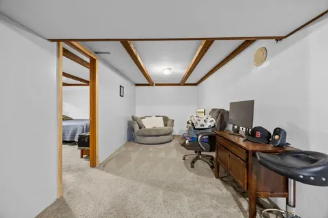 1516 Wellington Crescent Faribault MN 55021