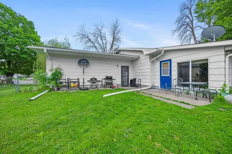 1516 Wellington Crescent Faribault MN 55021