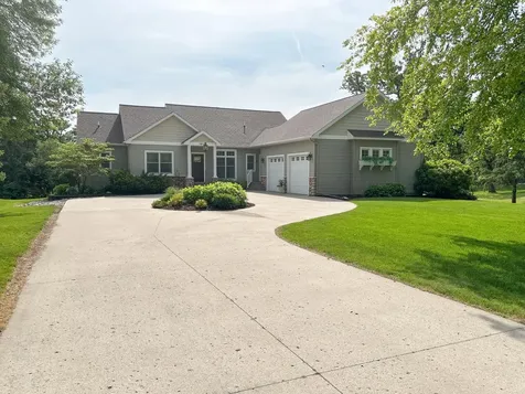 1810 Minnehuta Drive Fergus Falls MN 56537