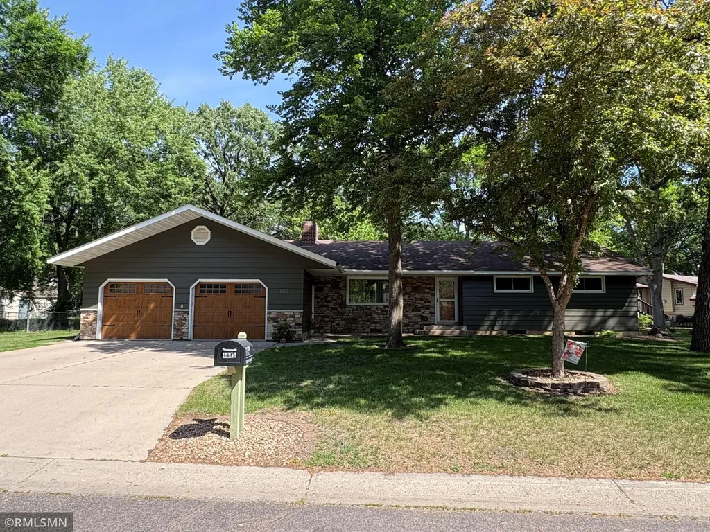 1115 Reeds Lane Glencoe MN 55336