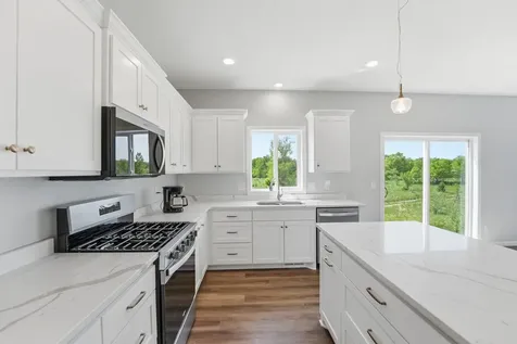 977 45th Avenue NE Saint Cloud MN 56304