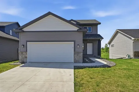 977 45th Avenue NE Saint Cloud MN 56304