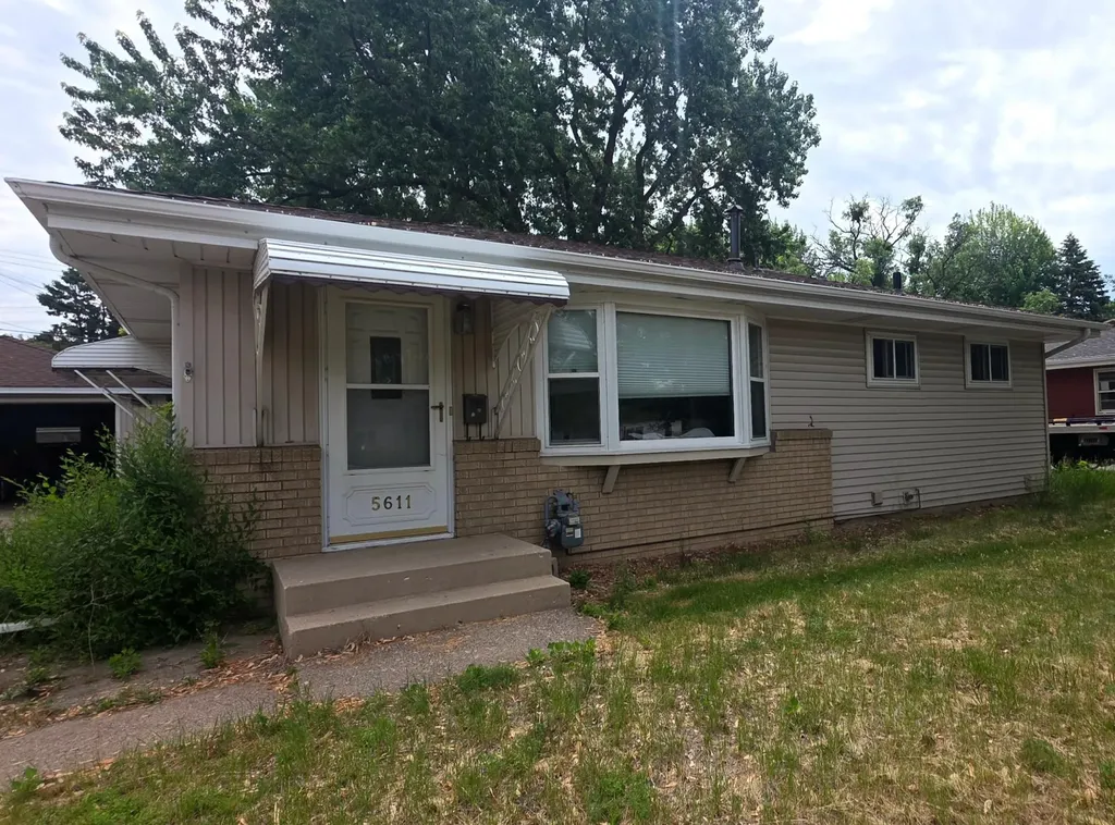 5611 6th Street NE Fridley MN 55432