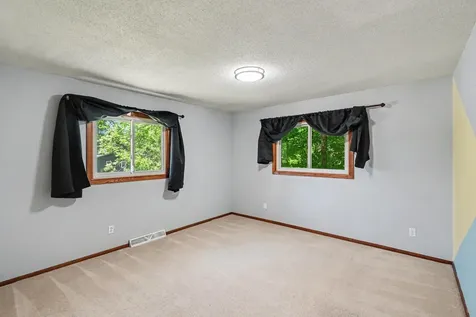 27835 Lavonne Street New Prague MN 56071