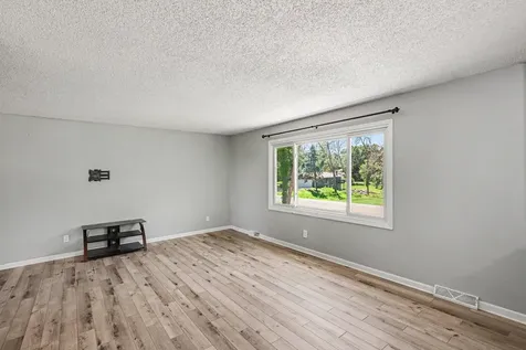 27835 Lavonne Street New Prague MN 56071