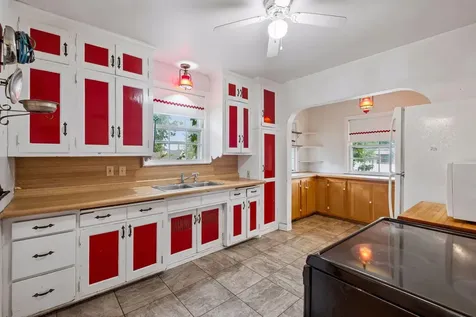 1390 Iowa Avenue W Falcon Heights MN 55108