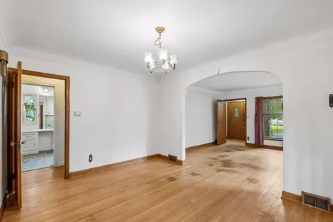 1390 Iowa Avenue W Falcon Heights MN 55108