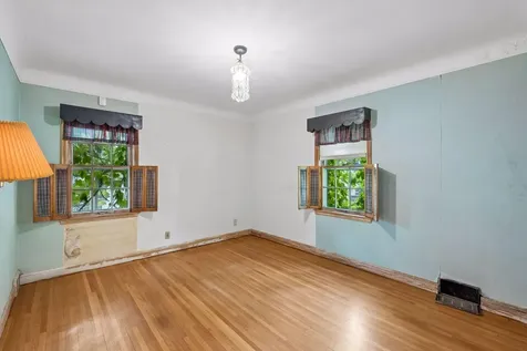 1390 Iowa Avenue W Falcon Heights MN 55108