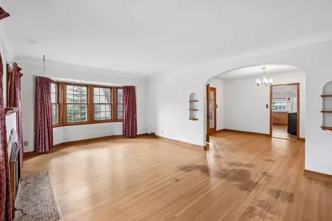 1390 Iowa Avenue W Falcon Heights MN 55108