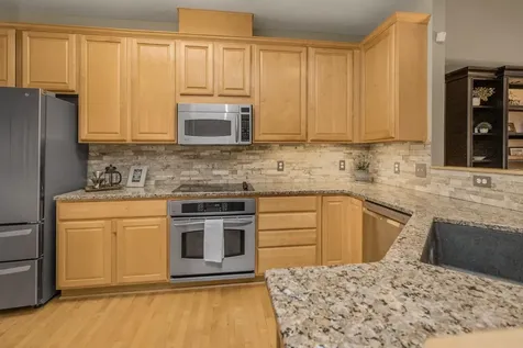 7137 Newbury Road Woodbury MN 55125