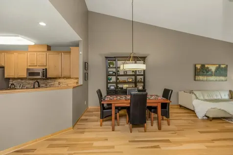 7137 Newbury Road Woodbury MN 55125