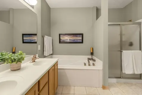 7137 Newbury Road Woodbury MN 55125