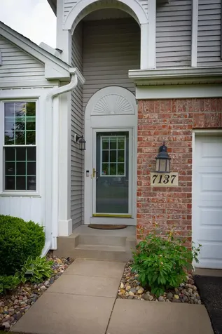 7137 Newbury Road Woodbury MN 55125