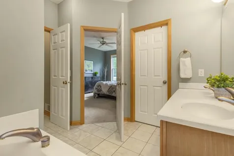 7137 Newbury Road Woodbury MN 55125