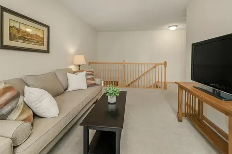 7137 Newbury Road Woodbury MN 55125
