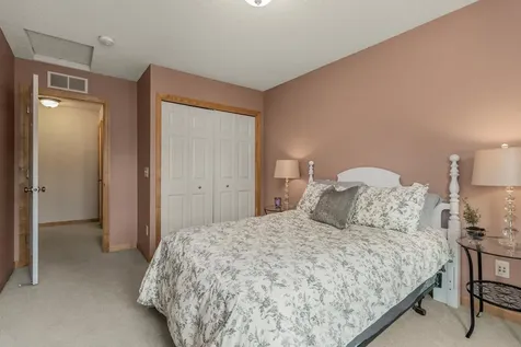 7137 Newbury Road Woodbury MN 55125
