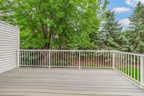 7137 Newbury Road Woodbury MN 55125