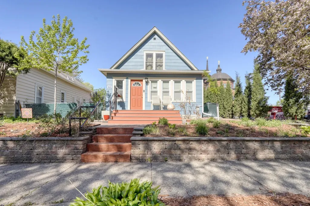 1618 6th Street NE Minneapolis MN 55413