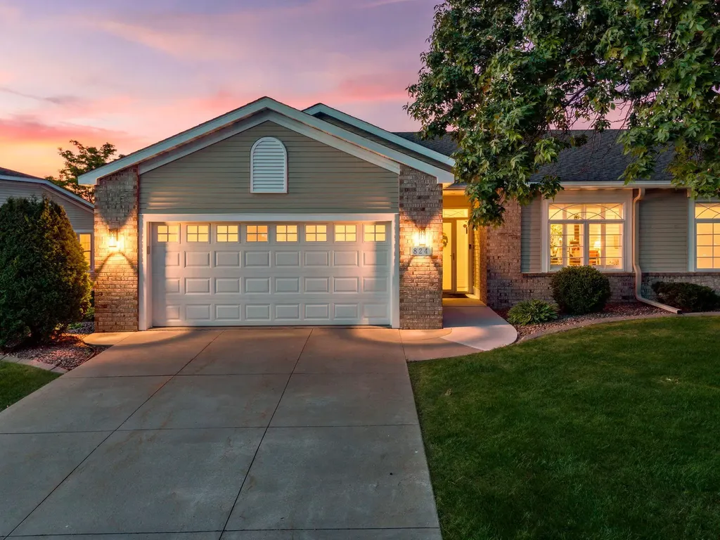824 Monet Court Mendota Heights MN 55120