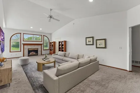 824 Monet Court Mendota Heights MN 55120