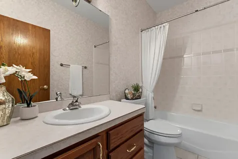 824 Monet Court Mendota Heights MN 55120