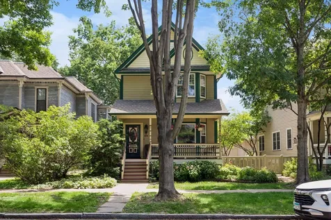 484 Laurel Avenue Saint Paul MN 55102