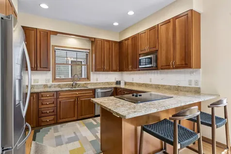 484 Laurel Avenue Saint Paul MN 55102