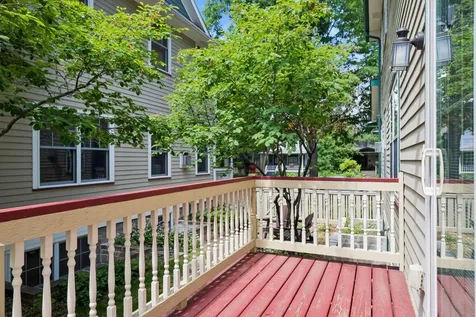 484 Laurel Avenue Saint Paul MN 55102