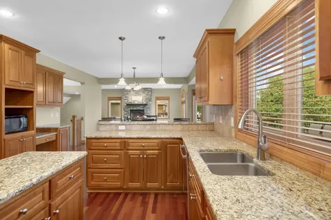 10721 Mccool Drive W Burnsville MN 55337