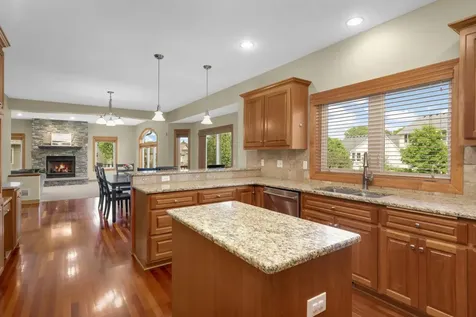 10721 Mccool Drive W Burnsville MN 55337