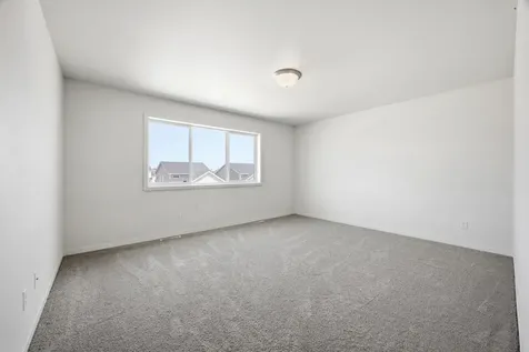 2506 Fulton Loop S Fargo ND 58104