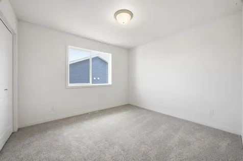 2506 Fulton Loop S Fargo ND 58104