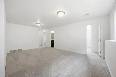 2506 Fulton Loop S Fargo ND 58104