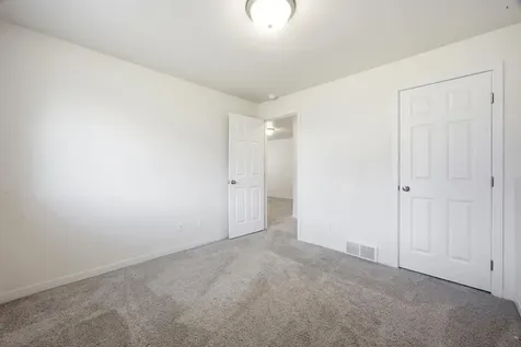 2506 Fulton Loop S Fargo ND 58104
