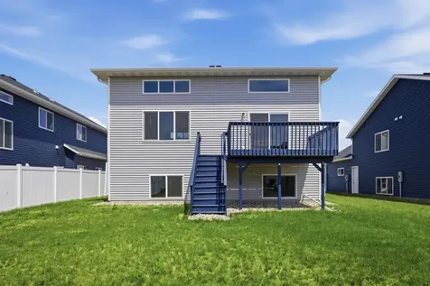 2506 Fulton Loop S Fargo ND 58104