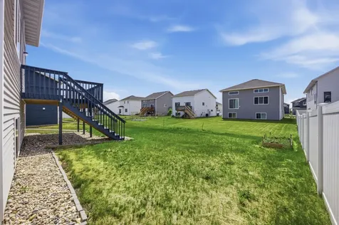 2506 Fulton Loop S Fargo ND 58104